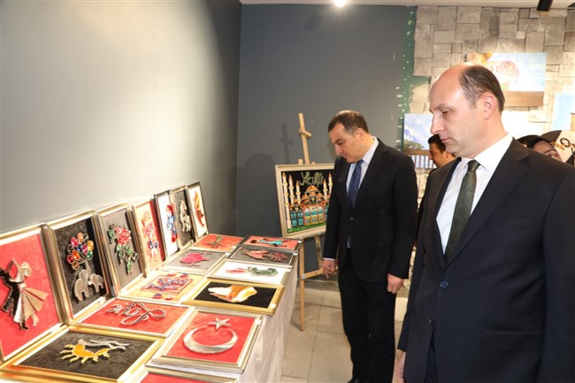 Kars'ta mahkumların el emekleri sergilendi