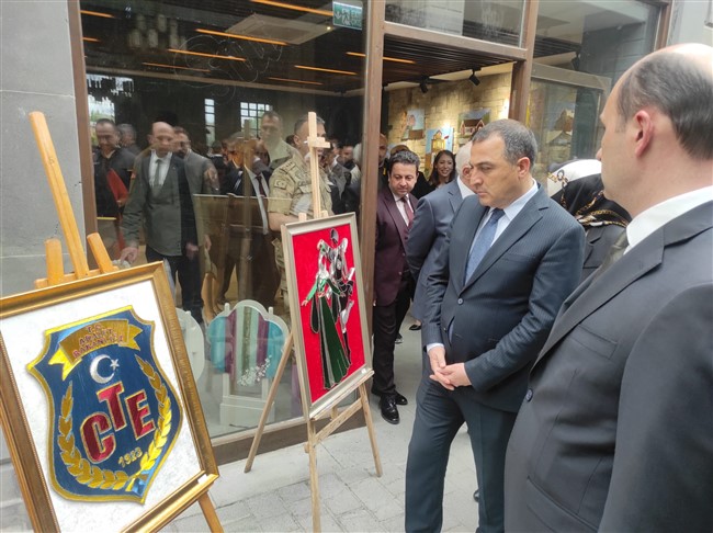 Kars'ta mahkumların el emekleri sergilendi