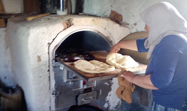 Kars'ın köylerinde seyyar taş fırınlar yaygınlaşıyor